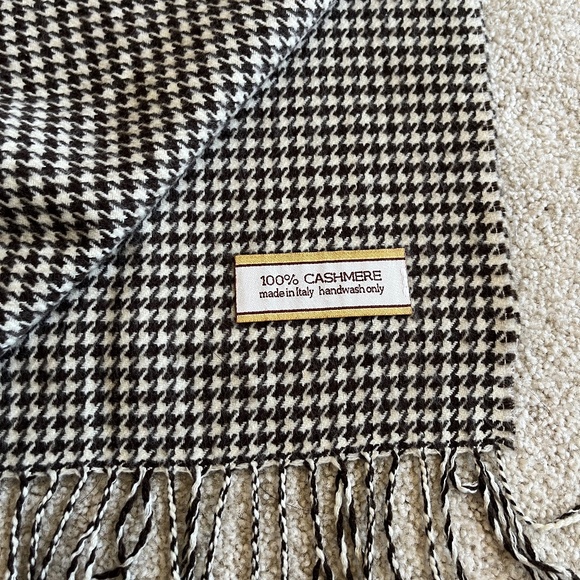 Houndstooth Brown and White Italian Cashmere Scarf - Picture 2 of 4